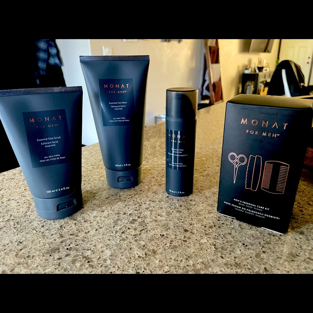 Men’s Monat skincare.